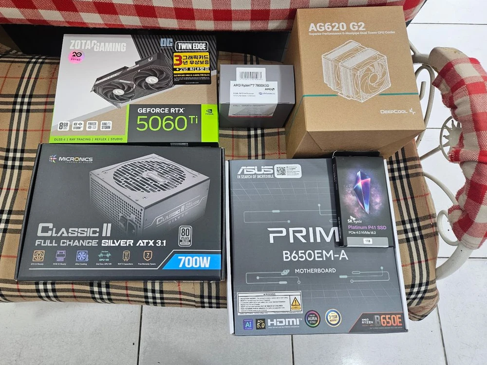 라이젠 7800x3d 지포스 5060ti 컴퓨터 이미지