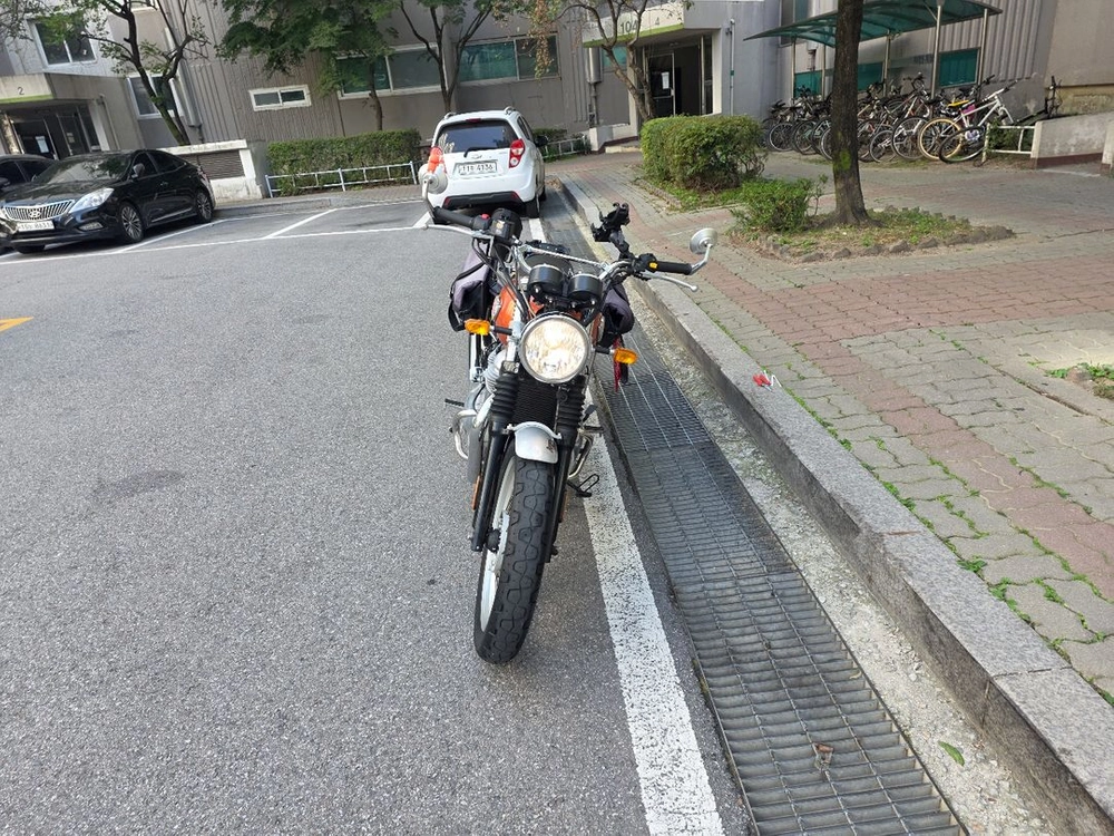 21년식 로얄엔필드 인테셉터650판매 이미지