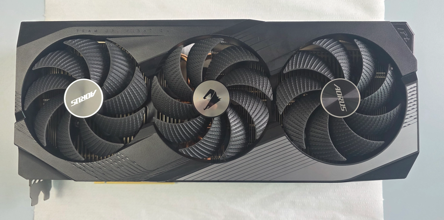 지포스 RTX 4070 SUPER AORUS MASTER 팝니다. - 안심되는 중고거래