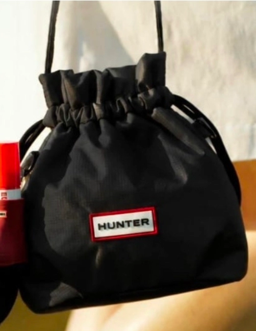 (블랙색상/미개봉)헌터 유시몰 가방 복조리백 스트링백 Hunter 파우치백 크로스백 올리브영 - 안심되는 중고거래