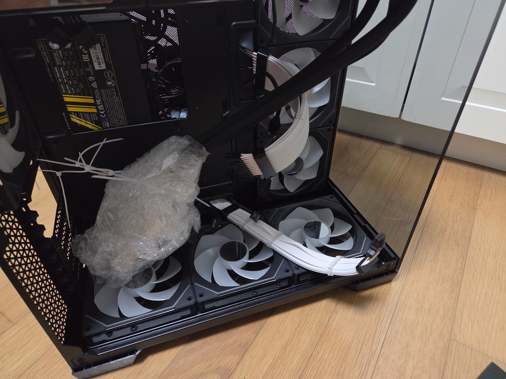 안텍c8 리안리 인피팬 스트리머플러스v2 크라켄엘리트360v2 sf850f14xg 반본체 케이스 - 안심되는 중고거래