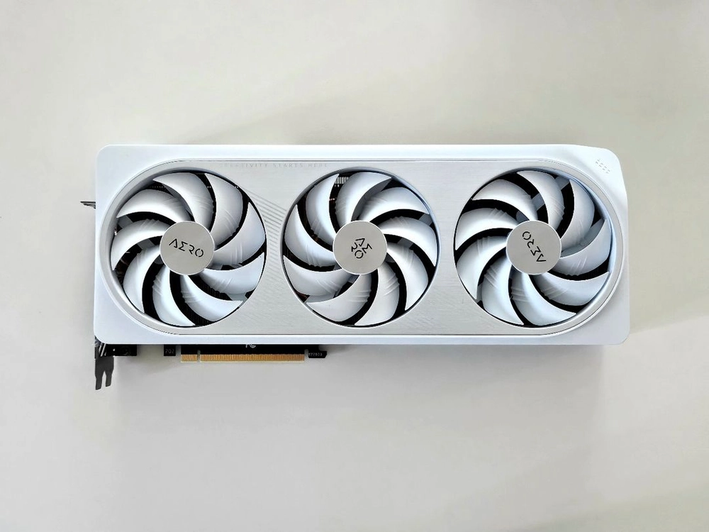 기가바이트 RTX 4070TI 12G AERO 화이트 그래픽카드 - 안심되는 중고거래