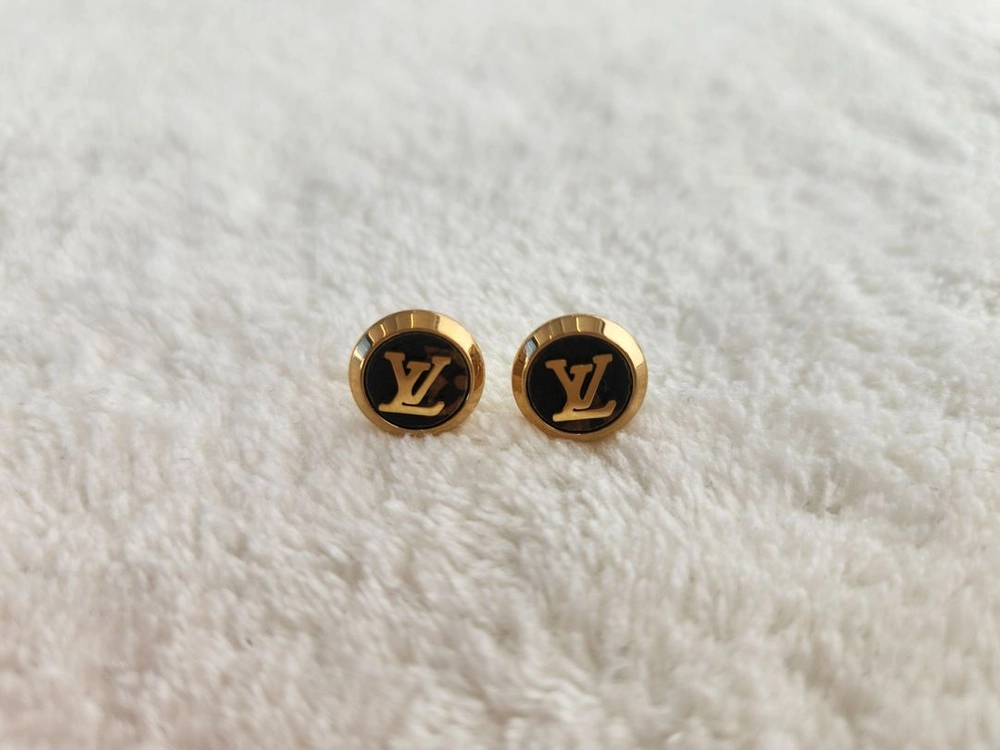 루이비통 LV 미니 가죽 귀걸이 여자귀걸이 쥬얼리 새상품 이미지