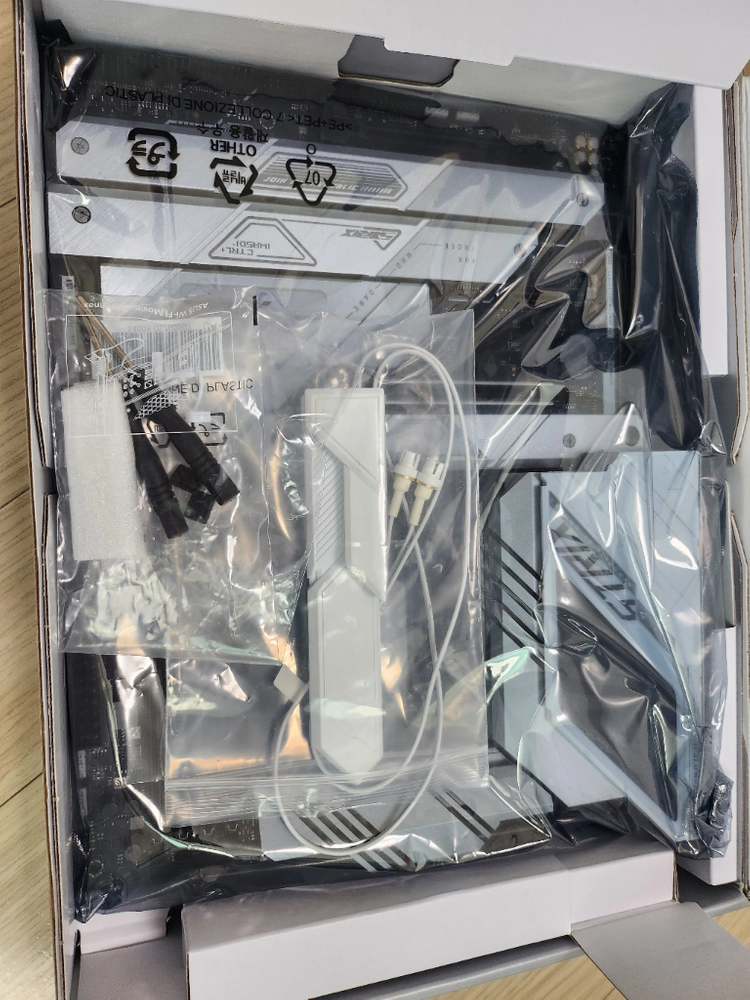 14700kf, msi ai1300ts, z790 d5 팝니다. 이미지