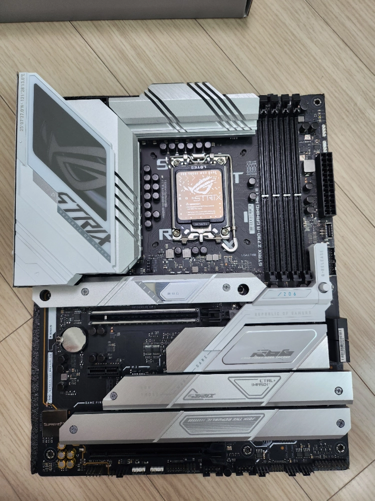 14700kf, msi ai1300ts, z790 d5 팝니다. 이미지
