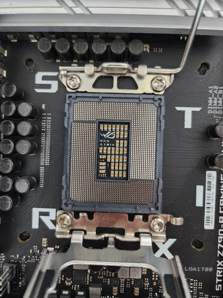 14700kf, msi ai1300ts, z790 d5 팝니다. 이미지