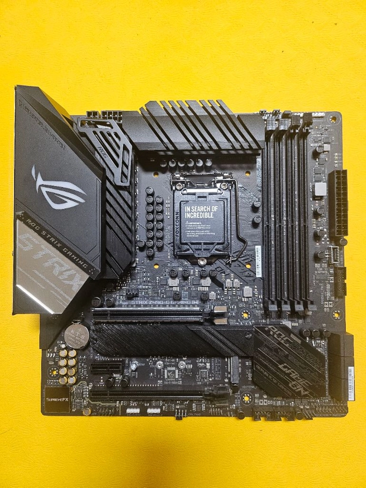 i7-10700k, 써모랩 쿨러,ASUS ROG STRIX Z490-G GAMING WIFI 메인보드 이미지