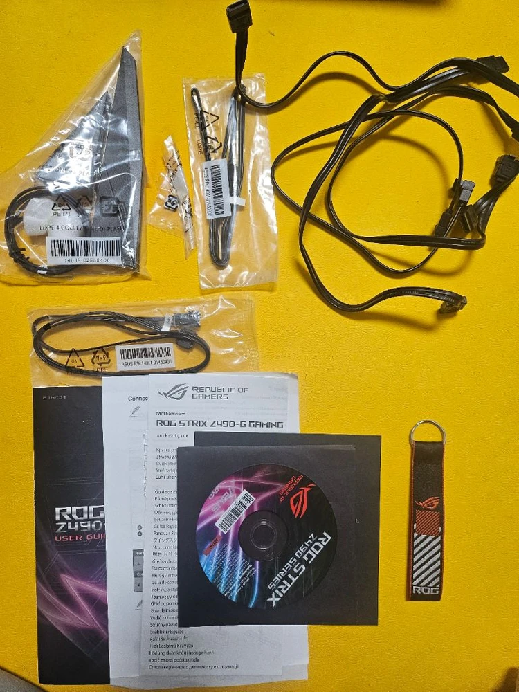 i7-10700k, 써모랩 쿨러,ASUS ROG STRIX Z490-G GAMING WIFI 메인보드 이미지