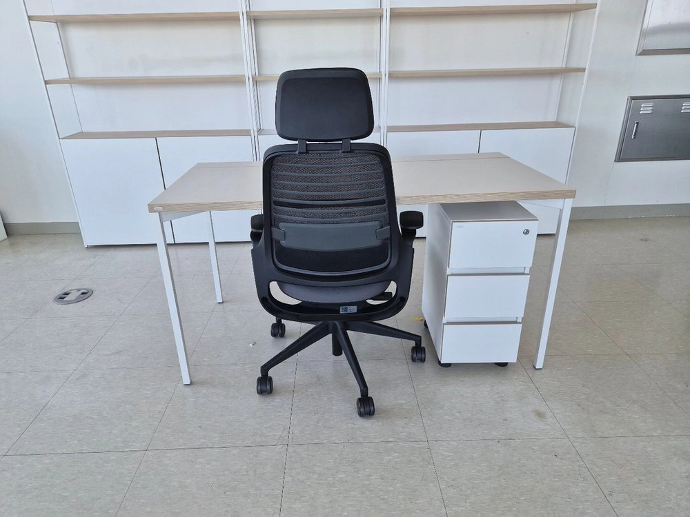수입명품,Steelcase 시리즈1 헤드레스트의자 이미지
