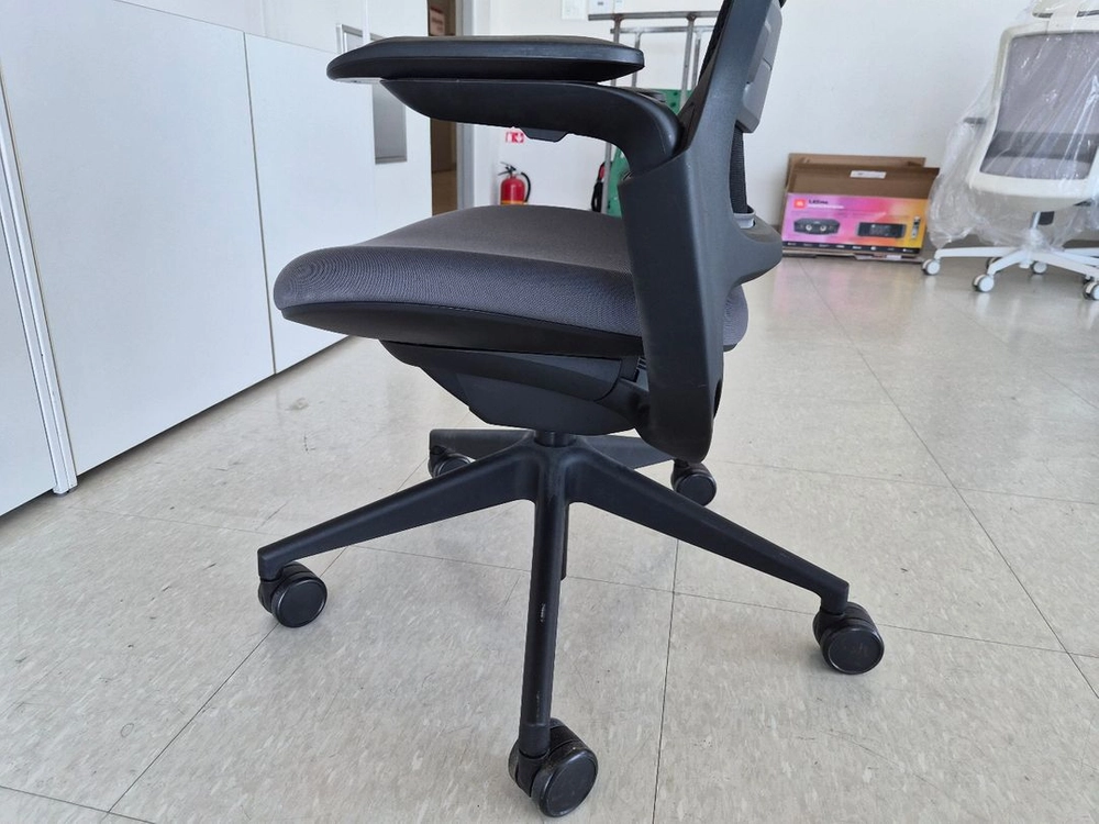 수입명품,Steelcase 시리즈1 헤드레스트의자 이미지