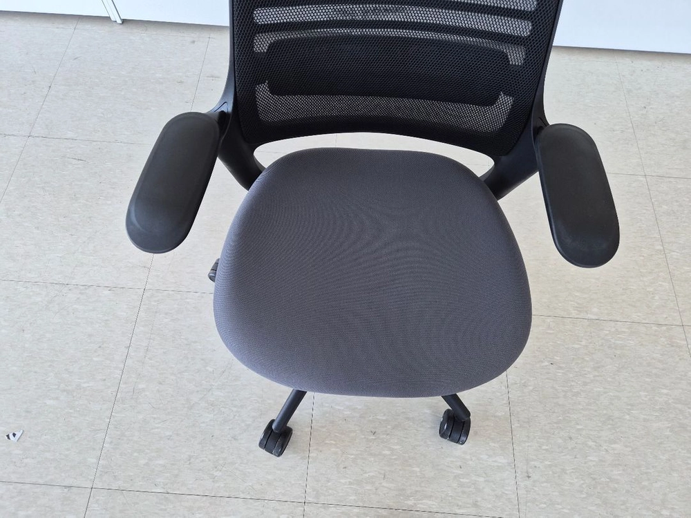 수입명품,Steelcase 시리즈1 헤드레스트의자 이미지