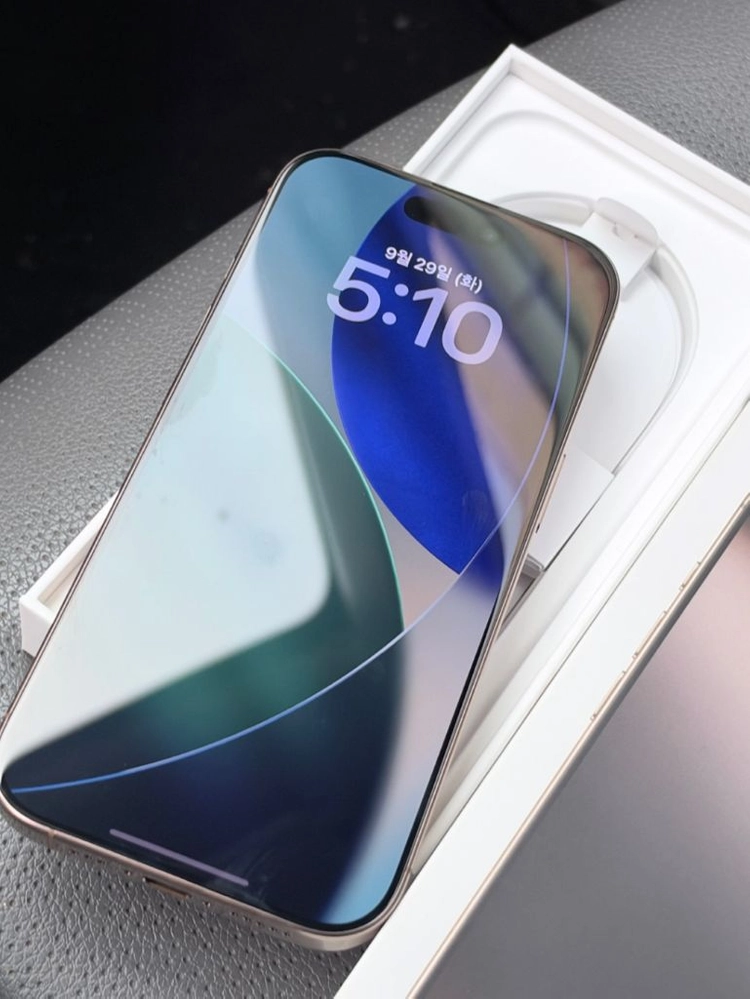 아이폰 16 pro 128 자급제 리퍼 이미지