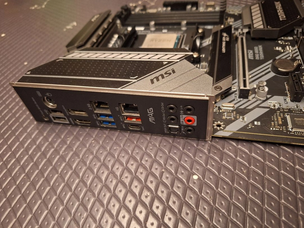 msi b550 토마호크 팝니다. 이미지
