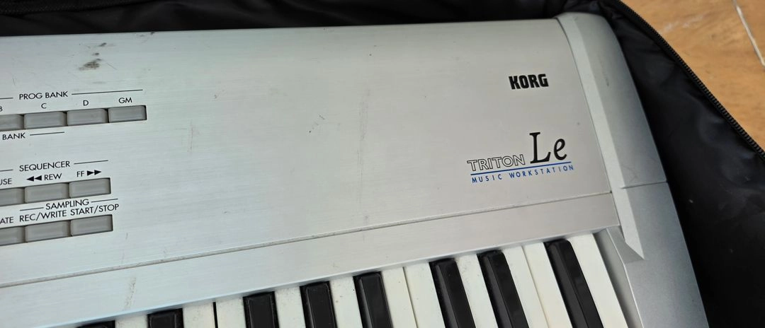 코르그 트리톤 Le 76건반 신디사이저 이미지