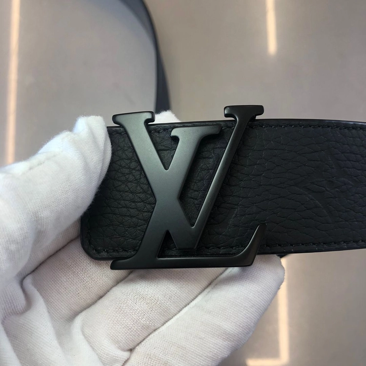 루이비통 토뤼옹 LV 이니셜 리버서블 벨트 이미지
