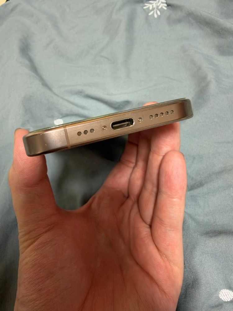 아이폰16프로 데저트티타늄 256GB 이미지