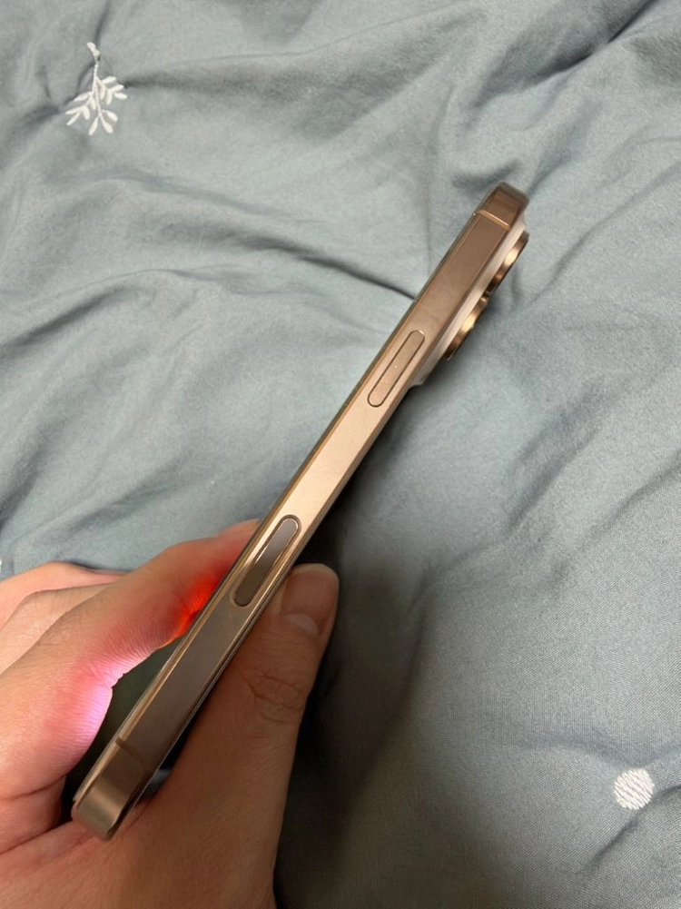 아이폰16프로 데저트티타늄 256GB 이미지