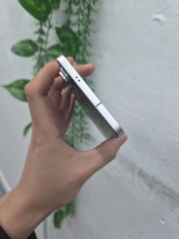갤럭시S25엣디 256GB 실버쉐도우 이미지