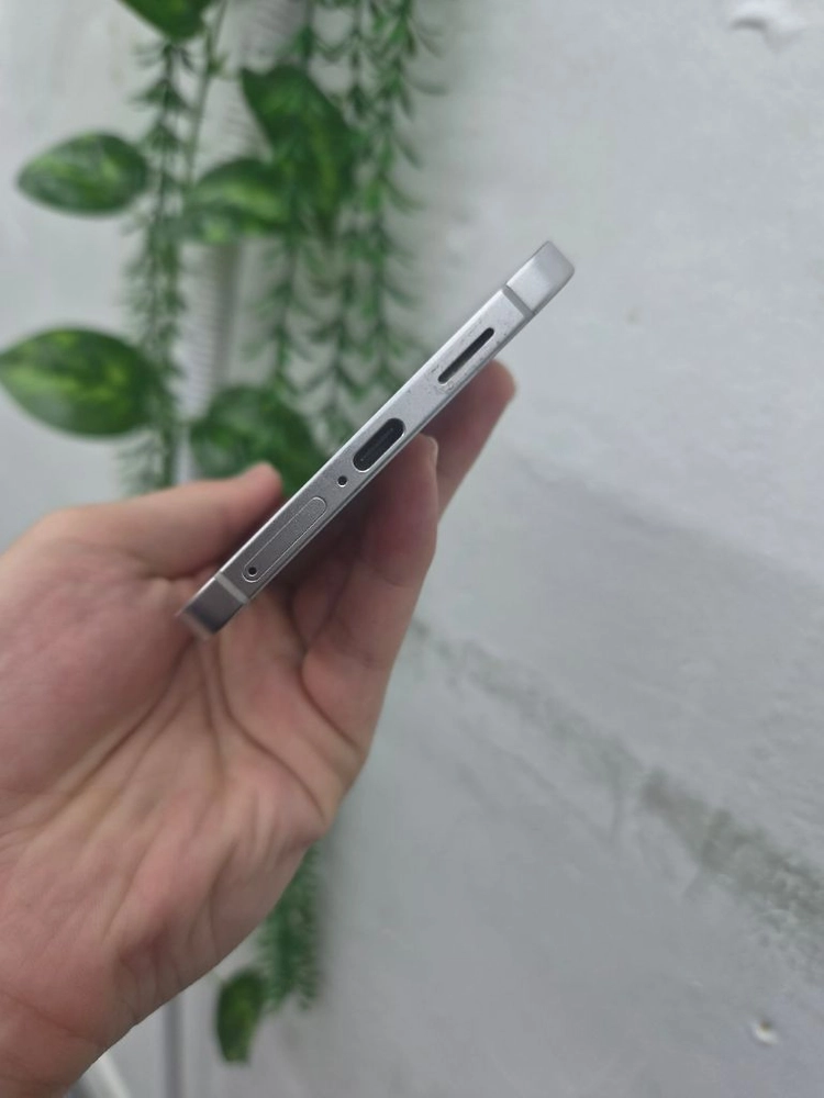 갤럭시S25엣디 256GB 실버쉐도우 이미지