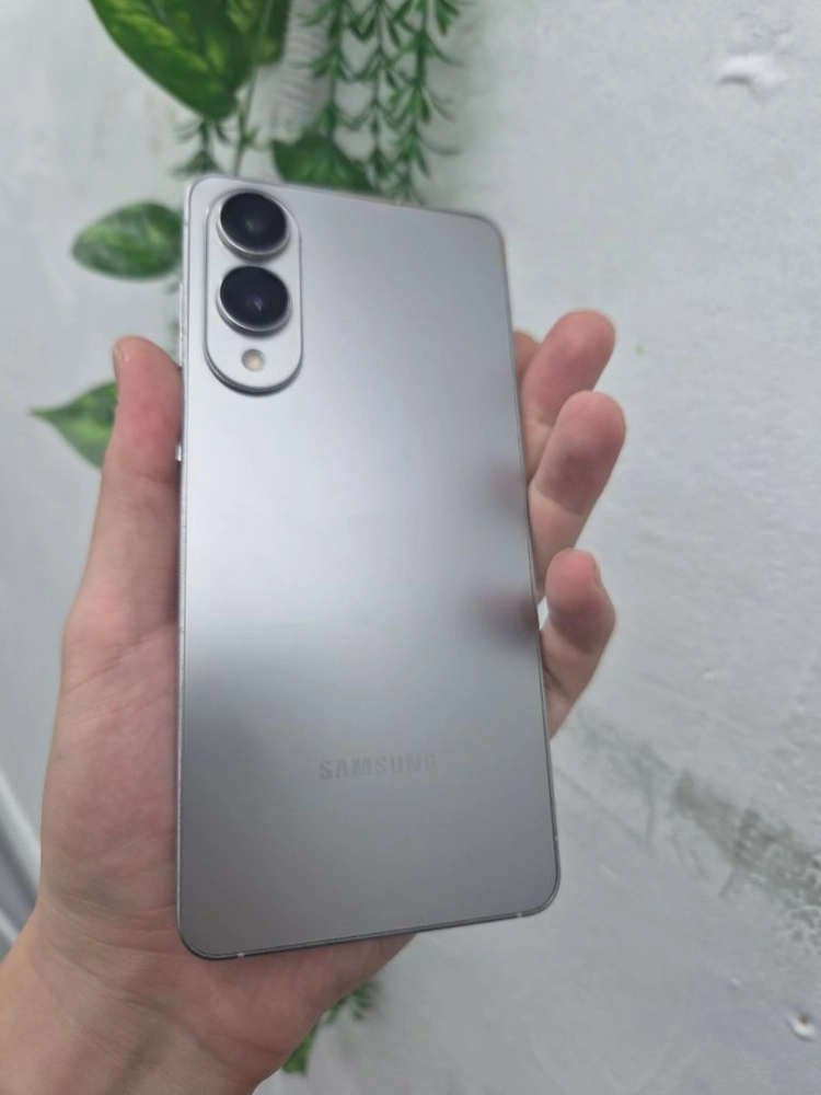 갤럭시S25엣디 256GB 실버쉐도우 이미지