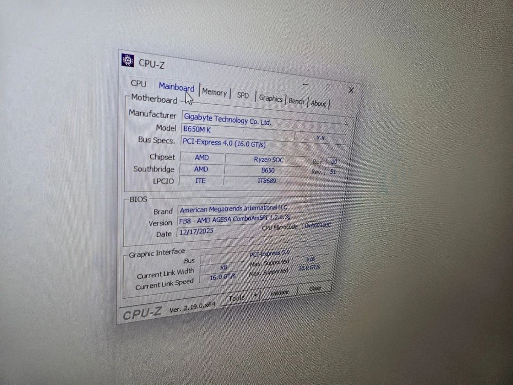 라이젠 7800x3d b650m ddr5 16gb 5060ti 8gb 1테라 팔아요 5060 ti 이미지