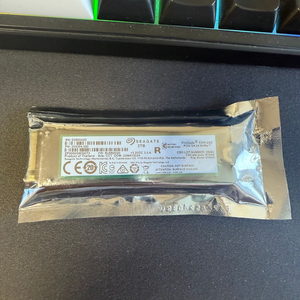 씨게이트 파이어쿠다 530R M.2 NVMe 2TB 방열판 이미지