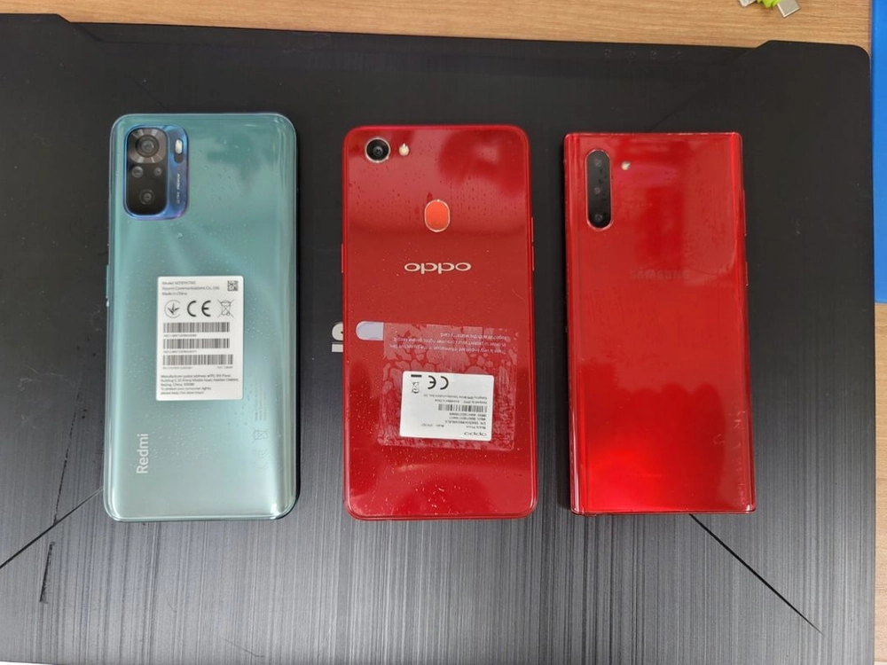 삼성 갤럭시 노트 10 5G SM-N971N 레드색상 OPPO 오포 F7 샤오미 레드미 노트 10 스마트폰 이미지