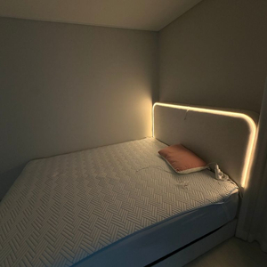 LED 조명 침대 프레임 이미지