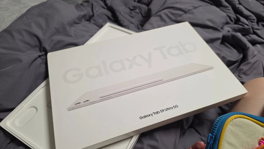 안드로이드 태블릿 5G + 매직키보드 세트 이미지