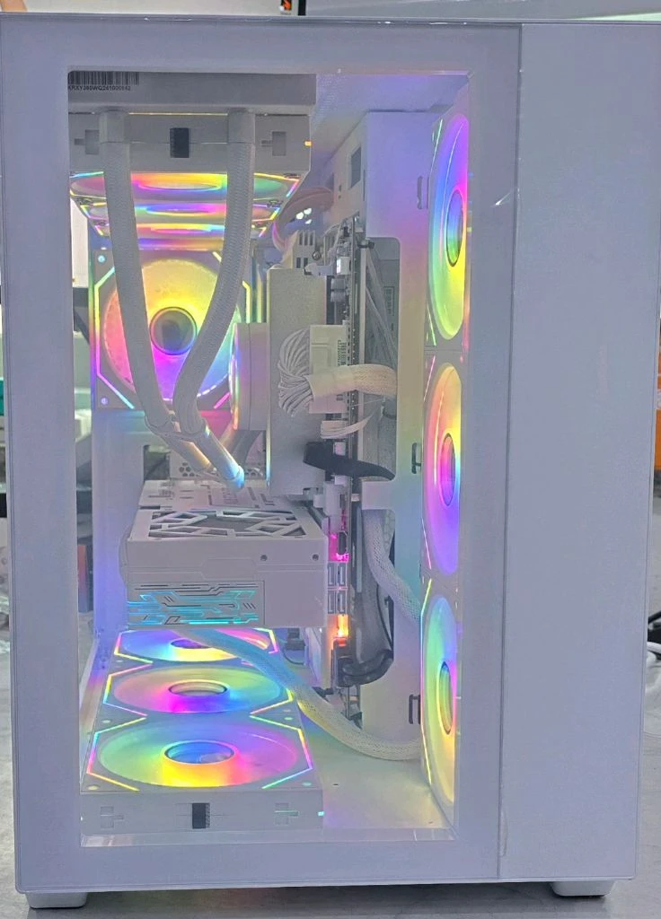 7800x3d, 5070ti 화이트 튜닝pc 새제품 이미지
