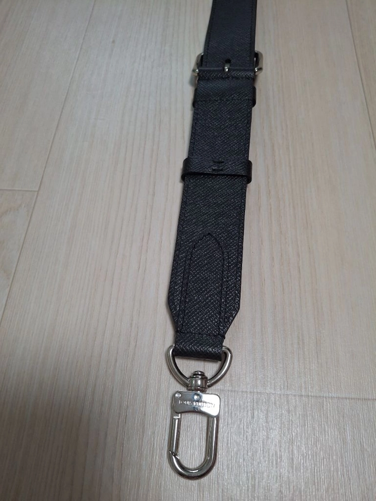 (정품) 루이비통 타이가 브리프케이스가죽 스트랩 이미지
