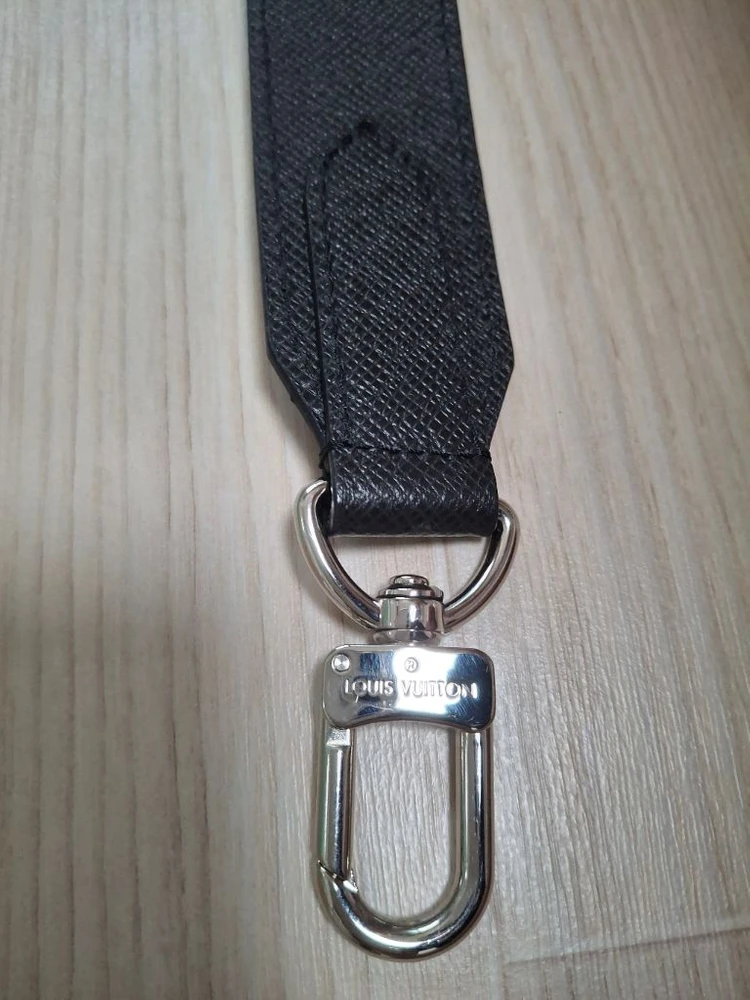 (정품) 루이비통 타이가 브리프케이스가죽 스트랩 이미지