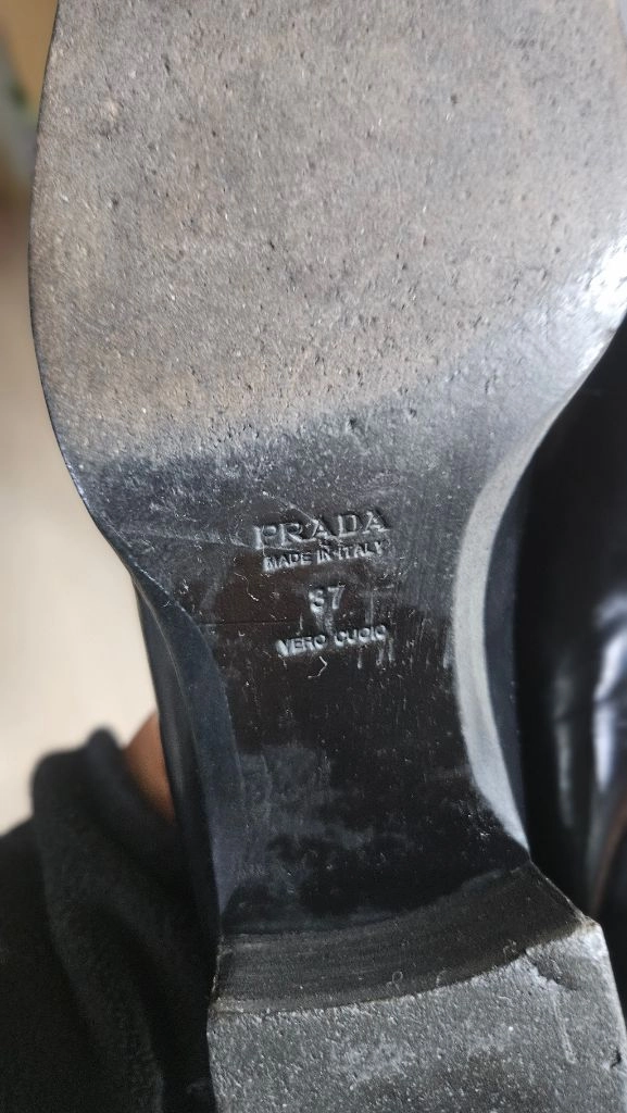 [정품] 프라다(PRADA) 여성 블랙 스트레이트 팁 구두 (사이즈 37) 이미지