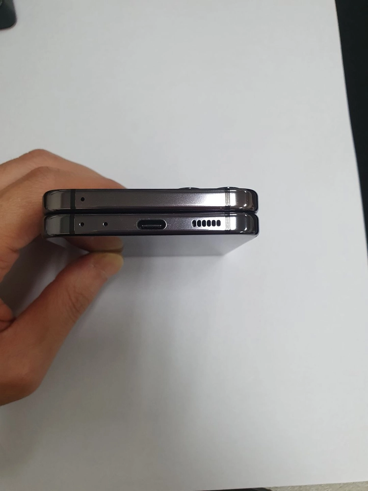 갤럭시Z플립5 256GB 블랙 SK 무잔상 기능정상 중고폰 217232 이미지