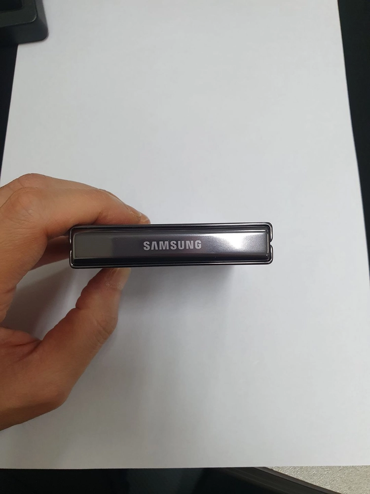 갤럭시Z플립5 256GB 블랙 SK 무잔상 기능정상 중고폰 217232 이미지