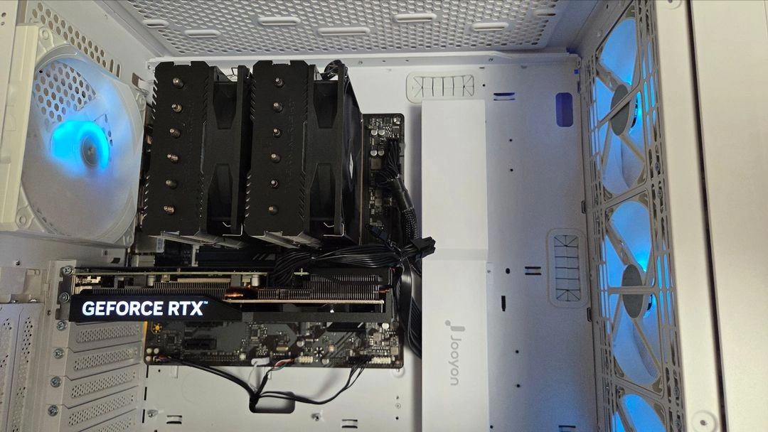 i7 13700F / B760M / DDR5 16GB / RTX 4070 / SSD 512GB 데스크탑 이미지