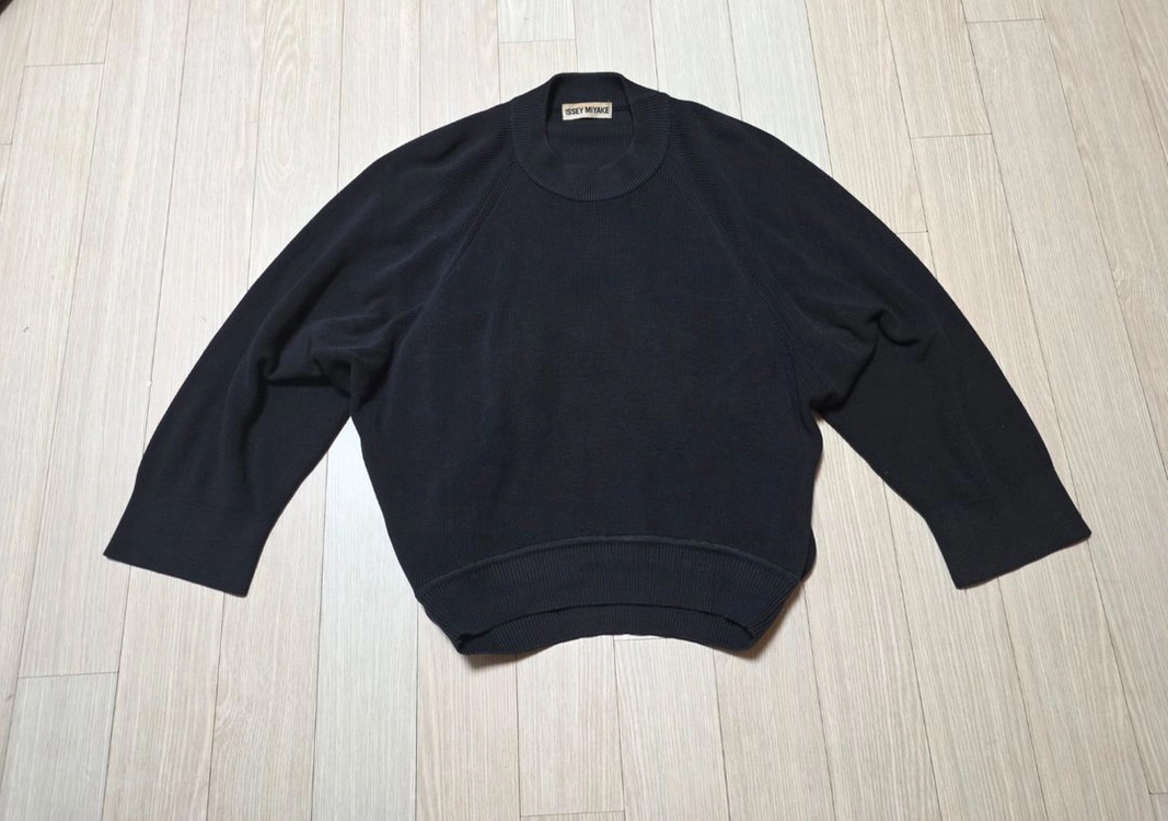 여성F44~77 일본명품 이세이 미야케 빈티지 컷아웃 니트 (JT11640) ISSEY MIYAKE 겨울 가을 니트 - 안심되는 중고거래