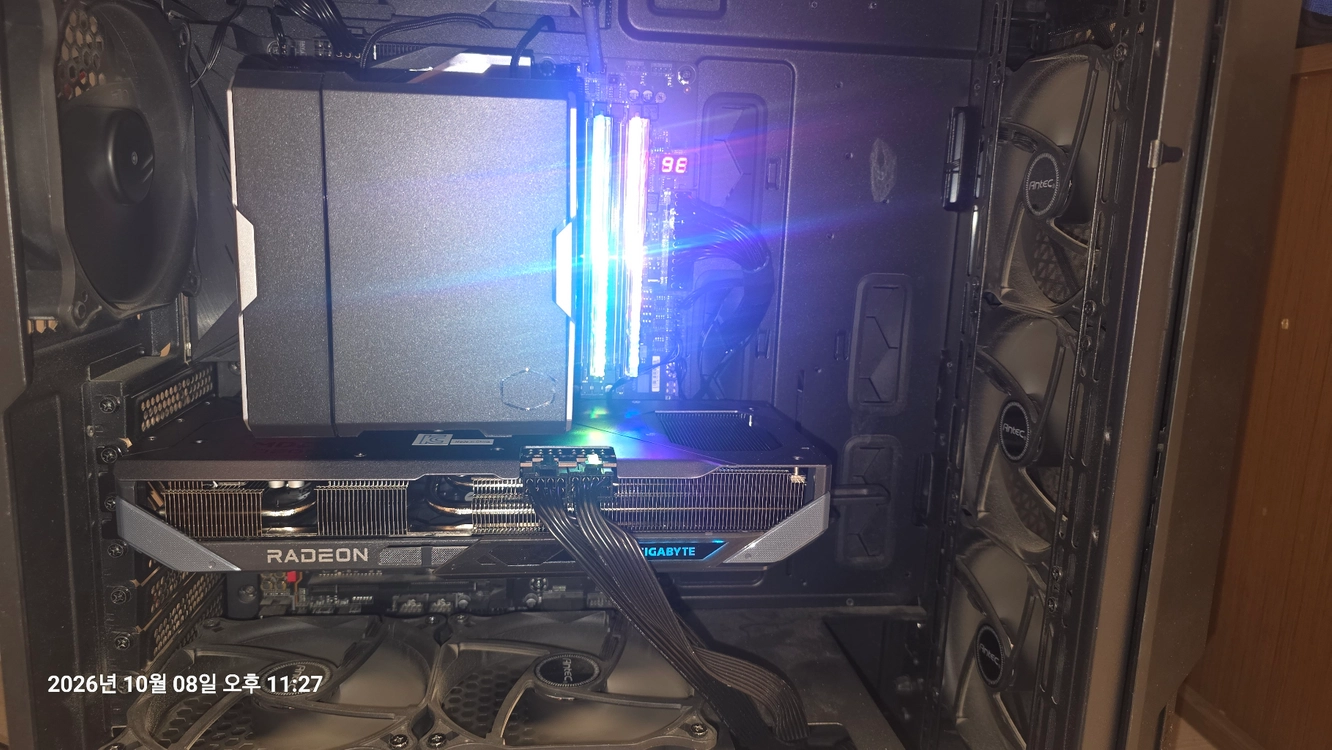 5700X3D RX9070 32GB 4TB 컴퓨터 팝니다 - 안심되는 중고거래