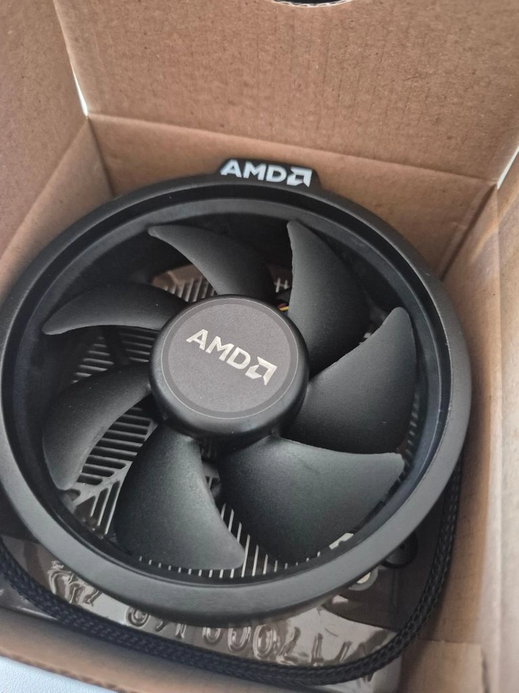 AMD 라이젠7 9700X CPU 이미지