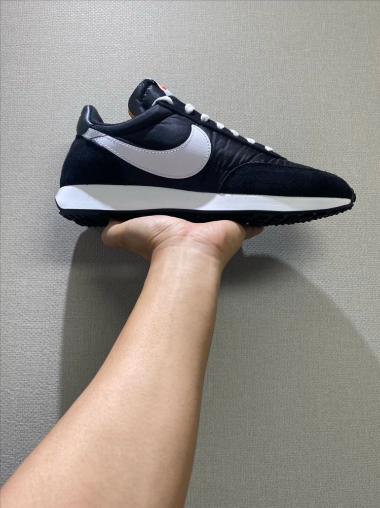 나이키 테일윈드79 블랙화이트 새상품 이미지