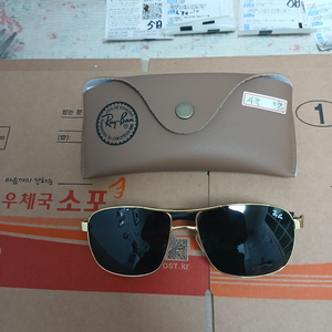 레이벤 3516 사각알.금색테. 미제입니다. 이미지