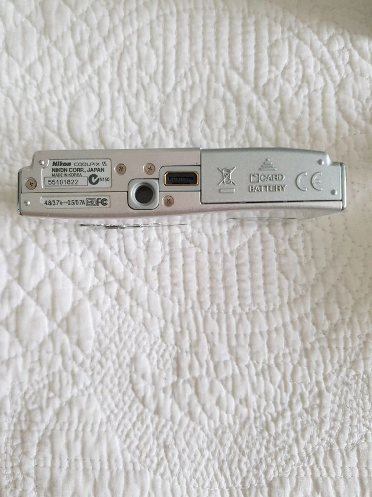 니콘 카메라, 충잘 무선충전거치대, 파리퇴치기 팝니다 이미지