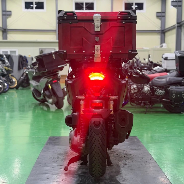 혼다 adv350 25년식 4만키로 배달셋팅 스쿠터 판매합니다! 이미지