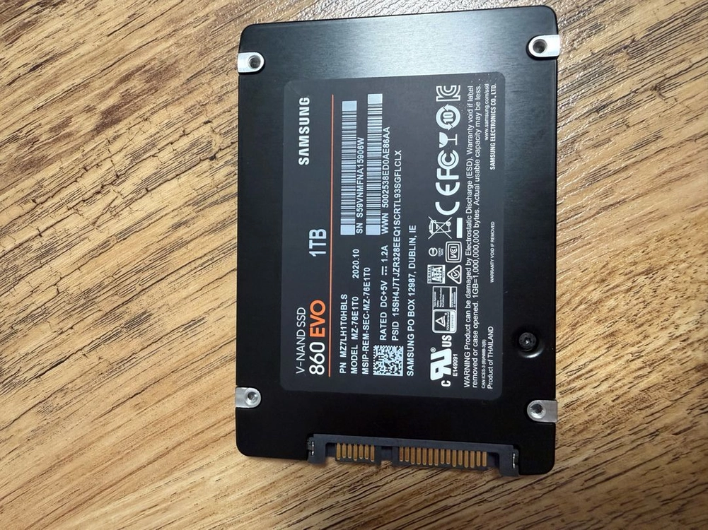 삼성 860 EVO 1TB SSD 이미지
