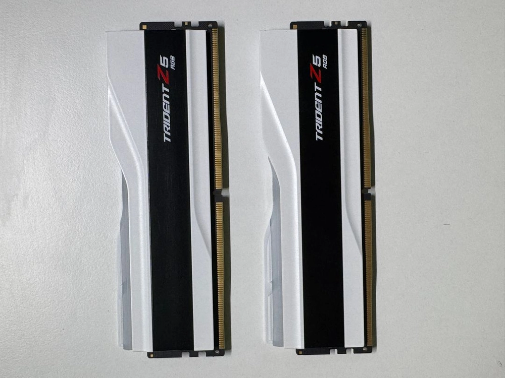 G.SKILL(지스킬) DDR5-6400 CL32 TRIDENT Z5 RGB 화이트 (64GB(32Gx2)) 램 이미지