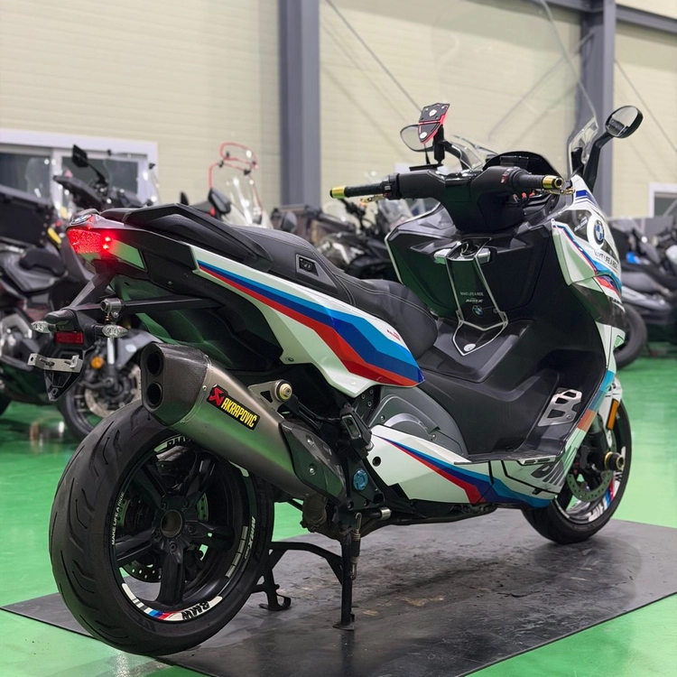 BMW c650s 17년식 아크라포빅 구변o 출퇴근 스쿠터 판매합니다 이미지