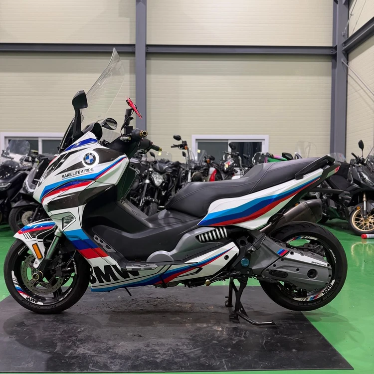 BMW c650s 17년식 아크라포빅 구변o 출퇴근 스쿠터 판매합니다 이미지