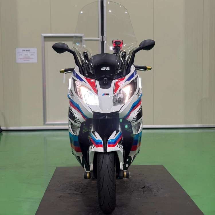 BMW c650s 17년식 아크라포빅 구변o 출퇴근 스쿠터 판매합니다 이미지