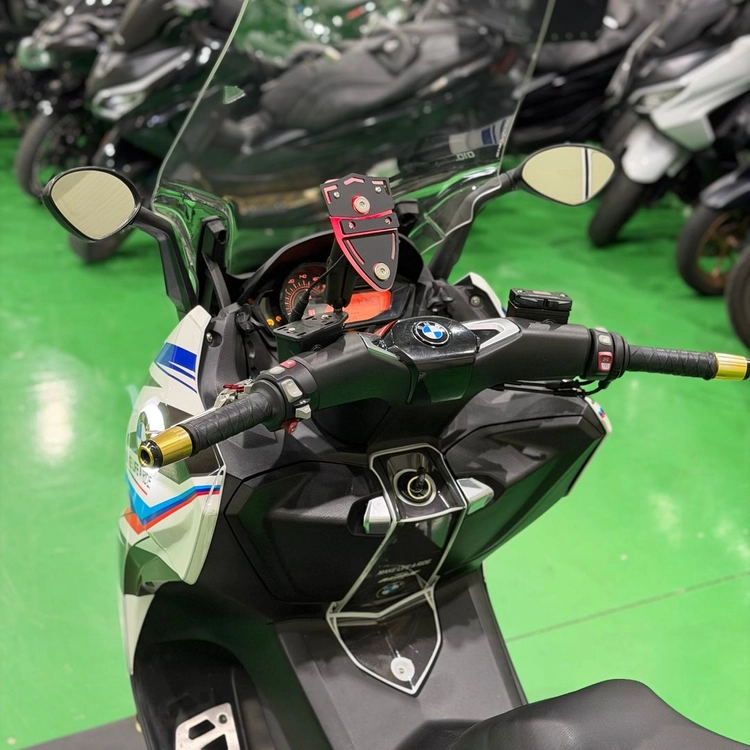 BMW c650s 17년식 아크라포빅 구변o 출퇴근 스쿠터 판매합니다 이미지