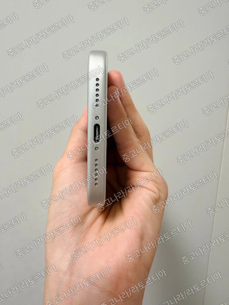 아이폰 17 프로 맥스 512GB 실버 자급제 풀박스 판매 (케이스포함) 이미지